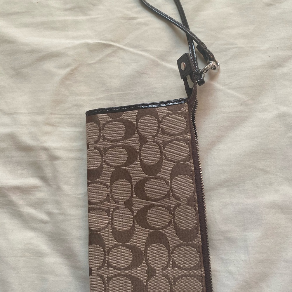 Coach wristlet - Picture 2 of 3
